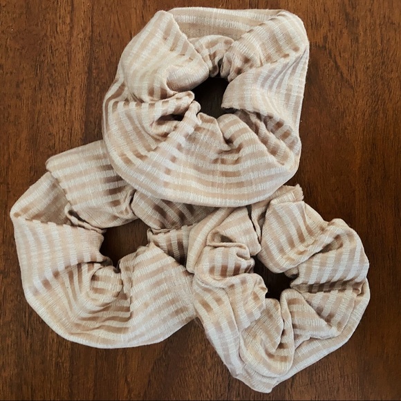 ‘GOLD RUSH’ Handmade Gold Striped Scrunchie - Picture 3 of 7